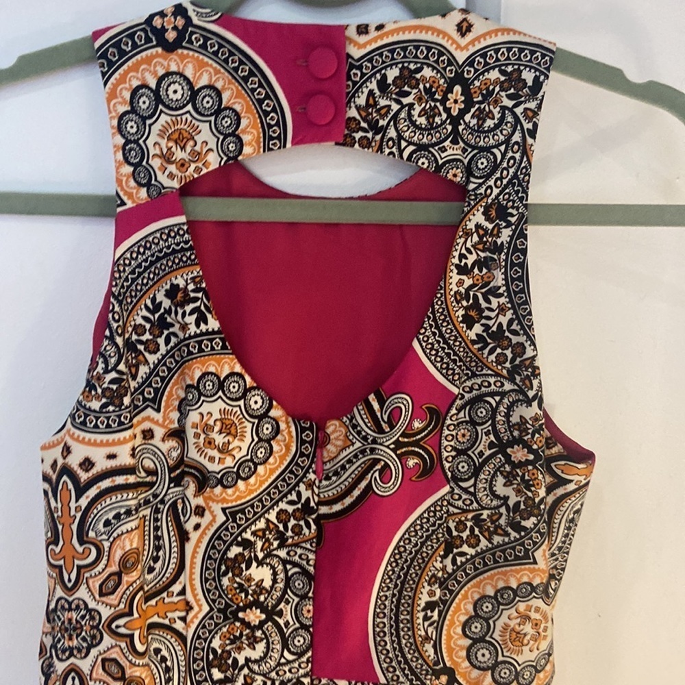 NWOT Vibrant printed dress for any occasion - Picture 2 of 4